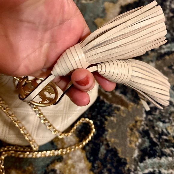 TORY BURCH Mini Bucket Bag, CREAM, worn ONE day only! EUC, GREAT FIND! - Picture 5 of 8
